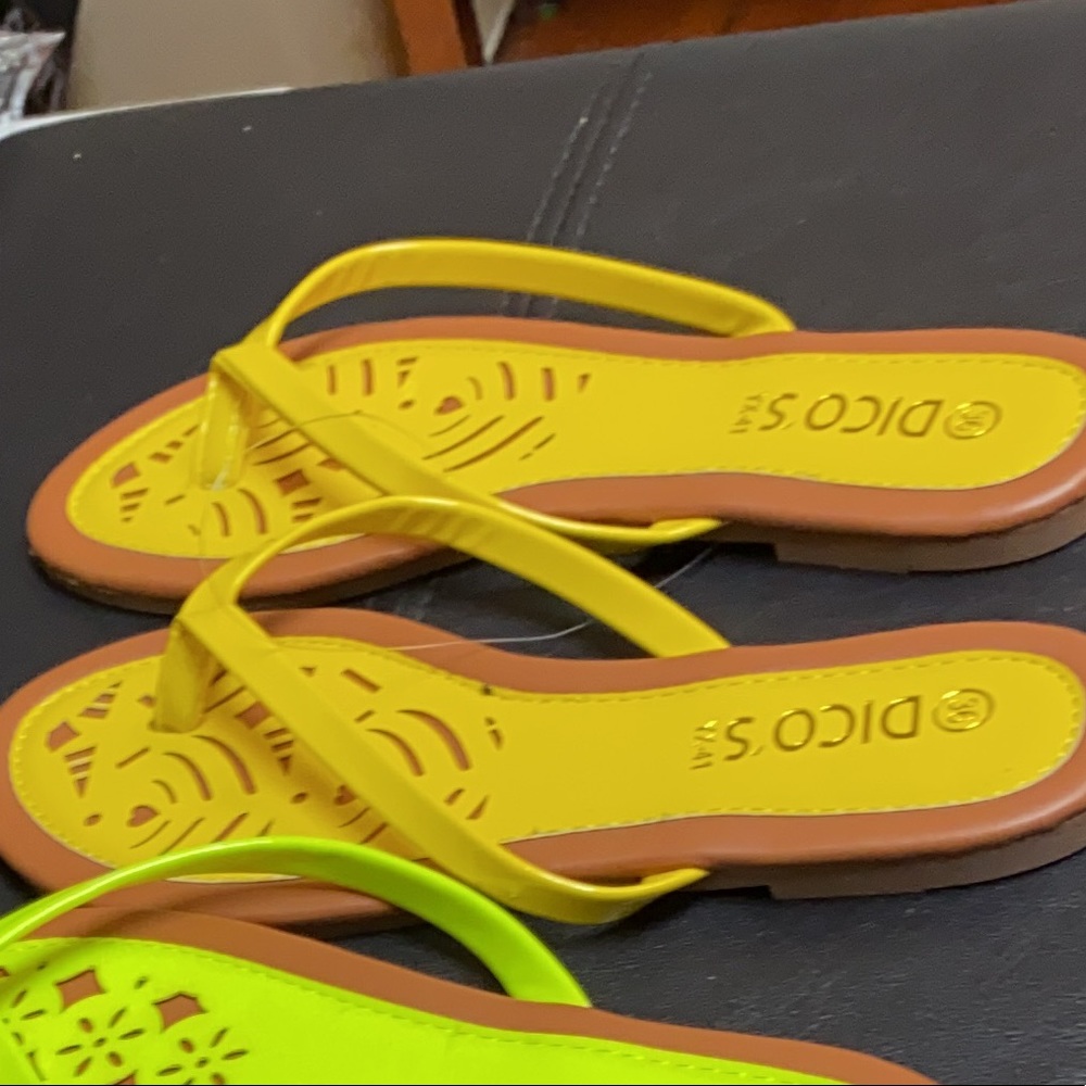 Sandals - Picture 4 of 4